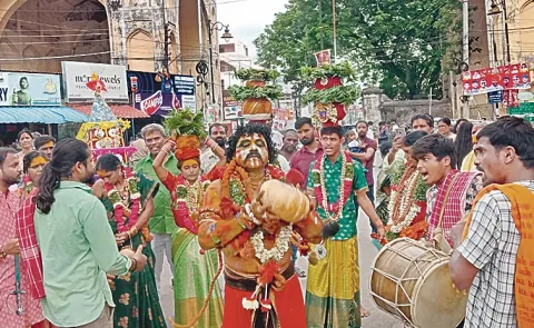 Potharajulu getting ready for Bonalu celebrations in Telangana 15