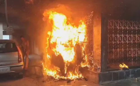 TDP Goons Set Fire Eluru Sakshi Office Visuals