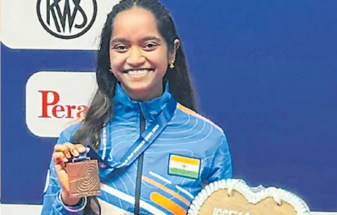 Indian shooter Elavenil won bronze medal8