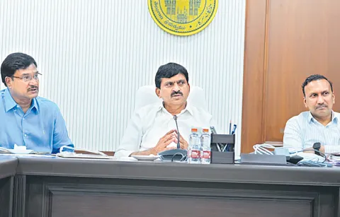 Minister Ponguleti on the damage caused by heavy rains and floods