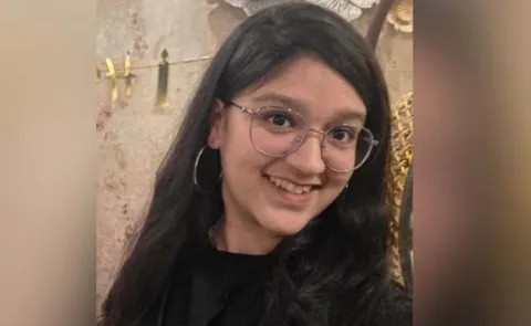 17-year-old Avika Agarwal secured the All India Rank 5 in NEET 202514