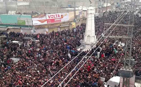 Thousands protest in POK Gilgit Baltistan13