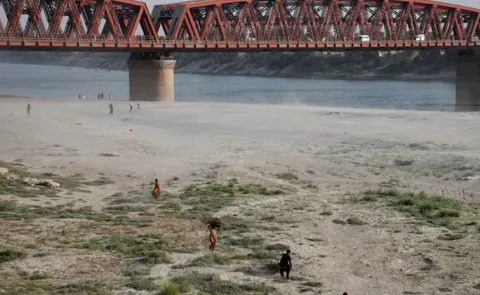 Staring at Crisis Pakistan wrote 4 Letters to India15