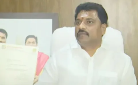 former guntur mayor kavati manohar naidu suspended from ysrcp