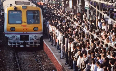5 Feared Dead After Many Passengers Fall Off Overcrowded Local Train In Mumbai14