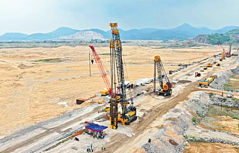 Irregularities in the construction of the diaphragm wall of the Polavaram project8