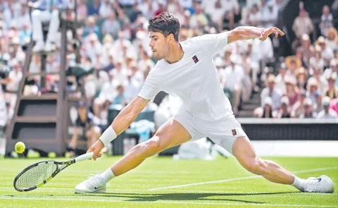 Carlos Alcaraz escapes first-round scare as Fabio Fognini tests his limits