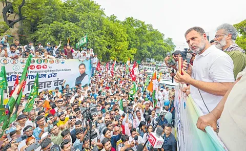 Rahul Gandhi accused the BJP of rigging the Maharashtra assembly elections15