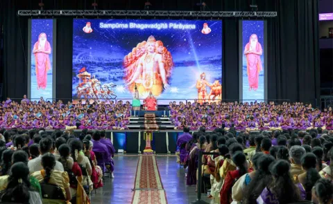 Sri Ganapathy Sachchidananda Swamiji Spreads the Glory of the Bhagavad Gita Worldwide3
