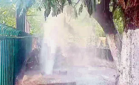 The story of the Photo The farmer became bull pipeline blast the water chaos