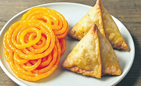 Samosa, Jalebi And Other Indian Snacks To Carry Health Warnings14