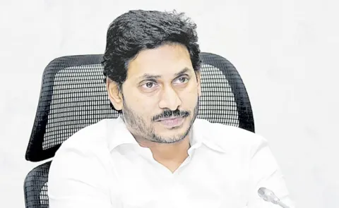 YS Jagan visited mango farmers at the Bangarupalem market in Chittoor district