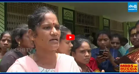 Women Protest In Srikakulam For Thalliki Vandanam Scheme Funds