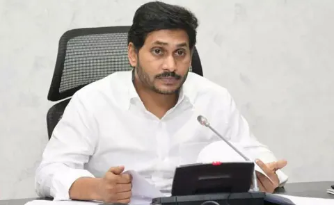 YS Jagan consoled former MLA Ramesh Reddy over the phone