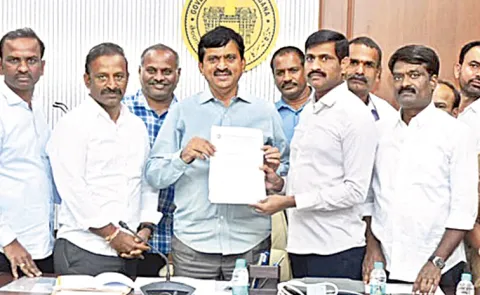 ponguleti srinivas reddy review with revenue employee unions