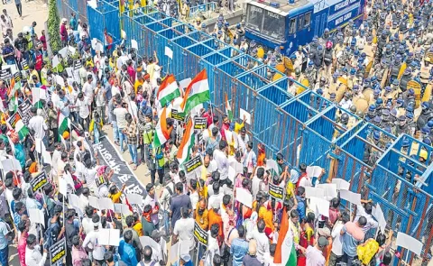 One year of RG Kar incident, Kolkata Police lathicharge protesters