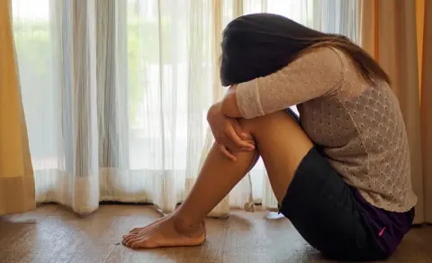 man misbehaved with married woman