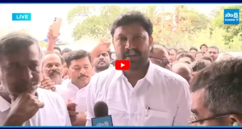 YS Avinash Reddy Speech After Release From Police Vehicle