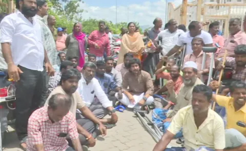 YSRCP Bhumana Abhinay Reddy Protest At Tiruati