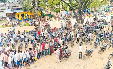 Farmers are facing urea woes in Telangana