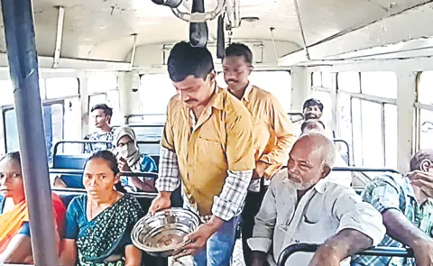 Auto Drivers Protest By Begging In Buses