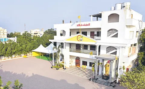 TDP seizes land in Guntur: Andhra pradesh