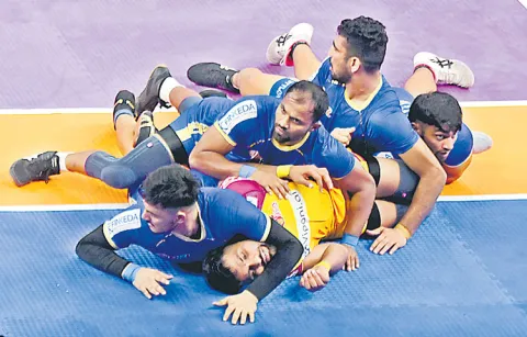 Pro Kabaddi League begins with a defeat for Telugu Titans