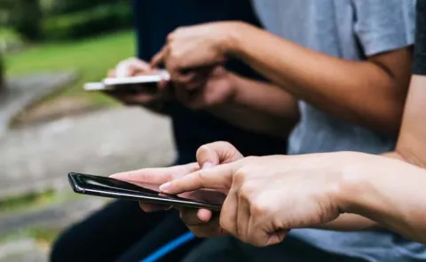 Best Annual Recharge Plans Airtel Jio VI and BSNL