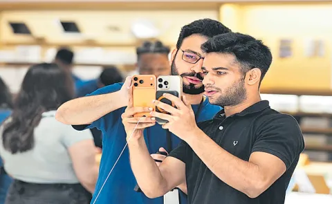 Apple iPhone 17 sale begins in India