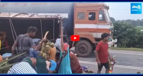 Garam Garam Varthalu About Coconut Lorry Overturned