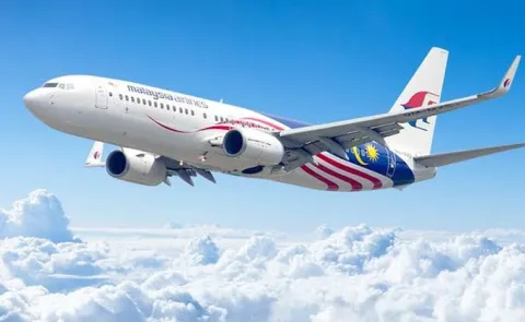 All-Women Flight Crew Takes Off Malaysia Airlines record