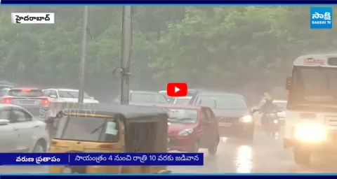 Heavy Flood Water in Hyderabad Roads due to Rainfall