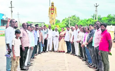 కొండా లక్ష్మణ్ బాపూజీకి ఘన నివాళి