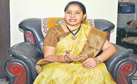 Maram Pavithra Suryapet teacher selected for National Teachers Awards