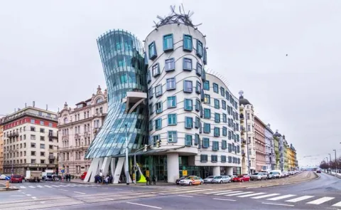 Amazing Houses: Dancing House Prague
