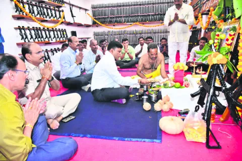 ఎస్పీ కార్యాలయంలో ఆయుధ పూజ
