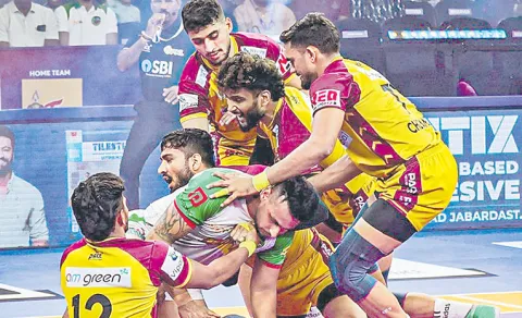 Telugu Titans 37-28 Patna Pirates