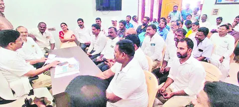 మెడికల్ కాలేజీల ప్రైవేటీకరణపై ఉద్యమిద్దాం