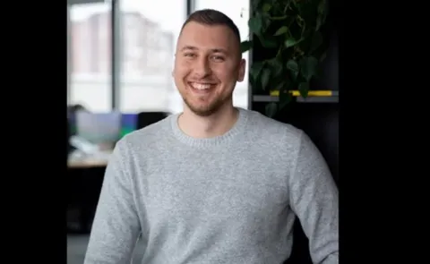 Tech CEO hires college student after 5minute chat shares story