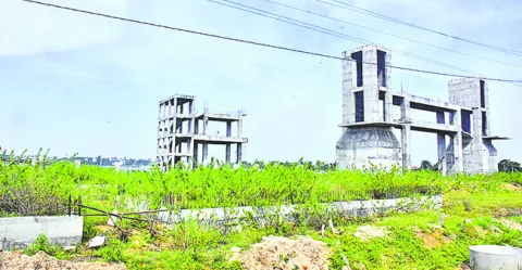 పాలన చేరువై.. ప్రగతి కరువై