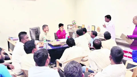 మా పిల్లల చదువు సంగతేంటి