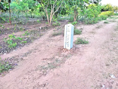 సర్వేల ఆధారంగానే రన్వే