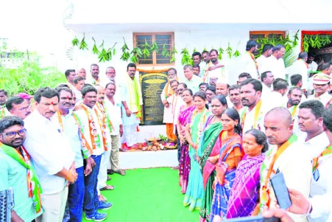 వంతెన నిర్మాణంపూర్తి చేస్తాం : ఎమ్మెల్యే