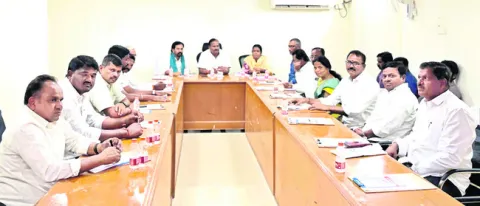 మార్కెట్యార్డు అభివృద్ధికి సమష్టి కృషి