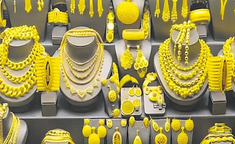 Gold price Rs 1. 30 lakh