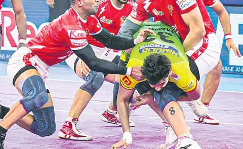 Gujarat Giants beat Patna Pirates in Pro Kabaddi League