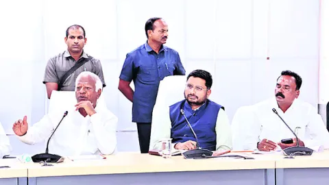 ఆలయాల భూములను కాపాడాలి