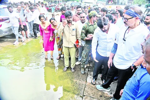 శ్రీకాకుళం ఆర్టీసీ కాంప్లెక్స్  పరిశీలన