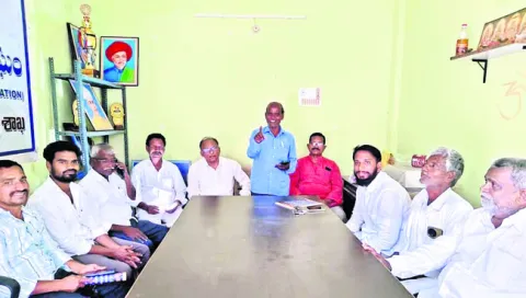 బీసీలకు 42 శాతం రిజర్వేషన్ అమలు చేయాలి