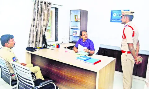 బాధితులకు సత్వర న్యాయం అందించాలి